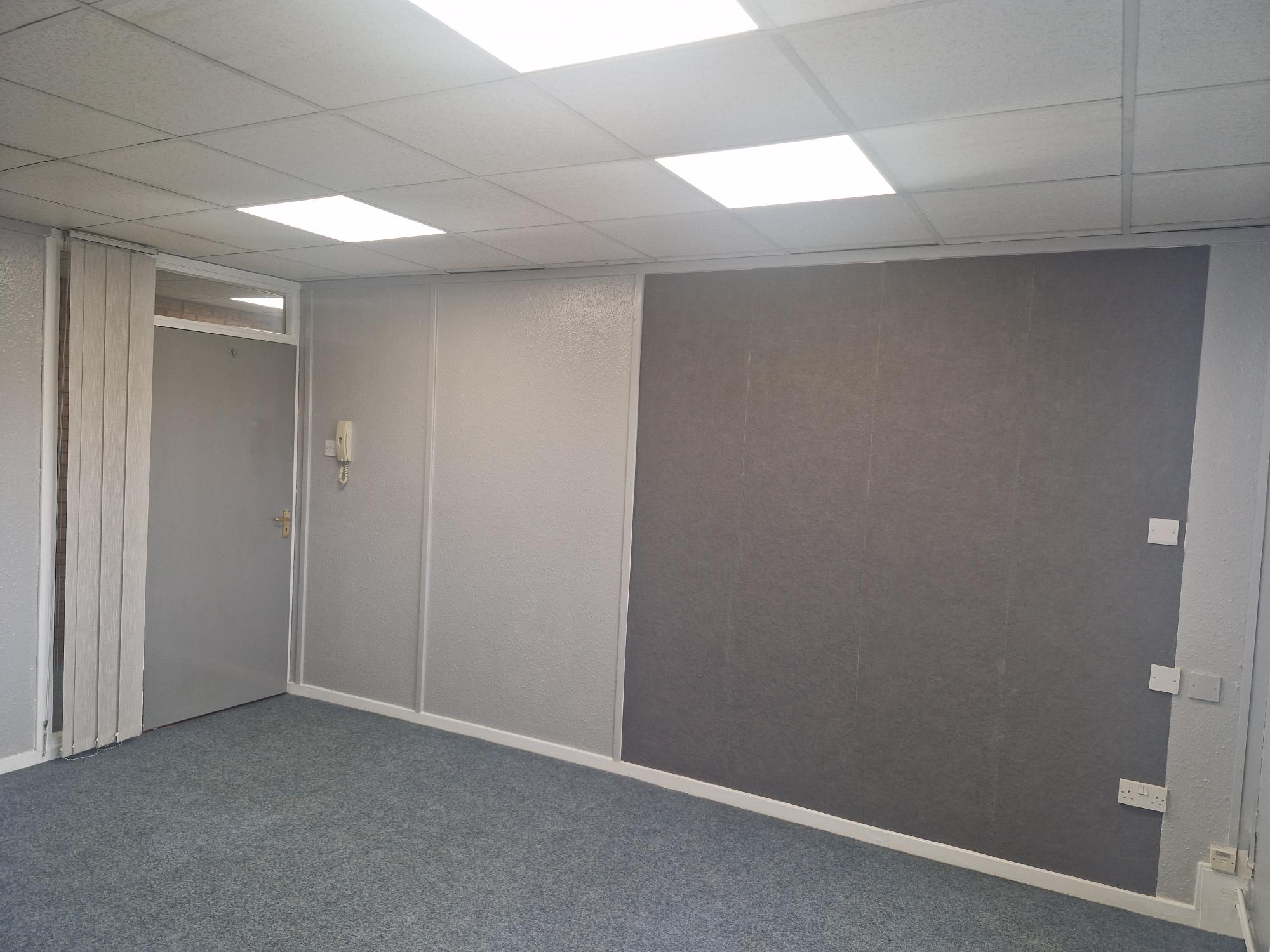Office in Cannock - photo 2